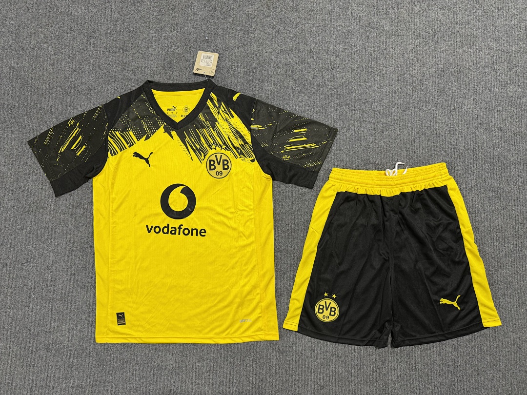 Borussia Dortmund Home Kit for Adult 2025/26 — photo 1