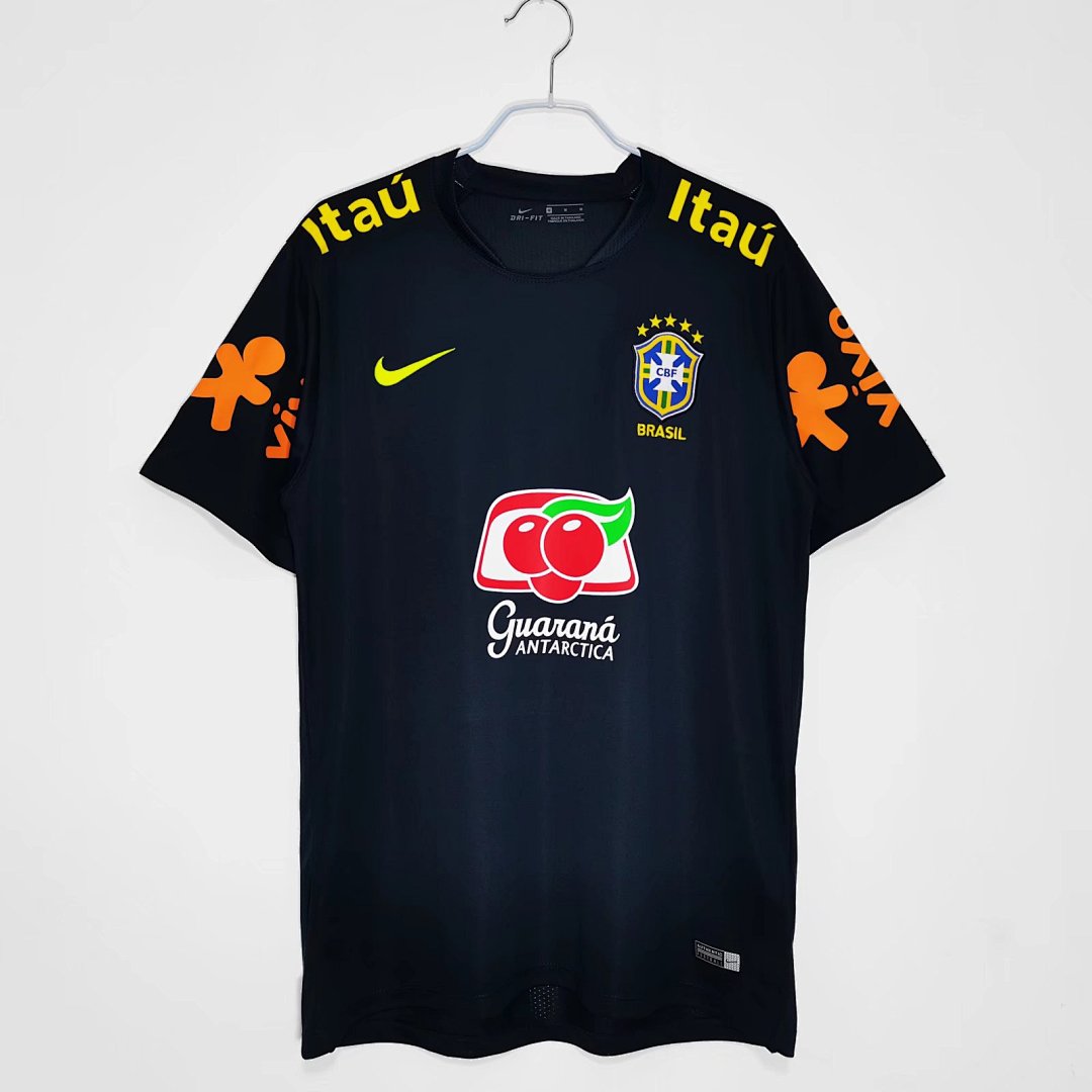 Brazil Retro Shirt 2020 Training — photo 1