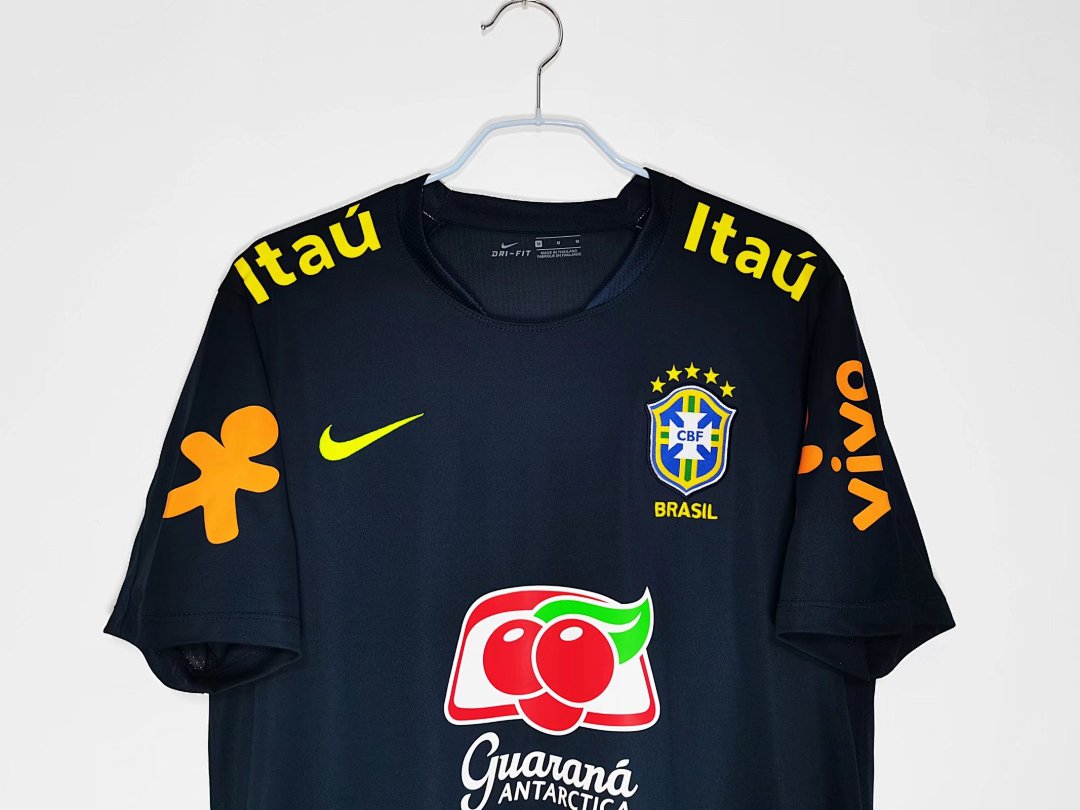Brazil Retro Shirt 2020 Training — photo 4