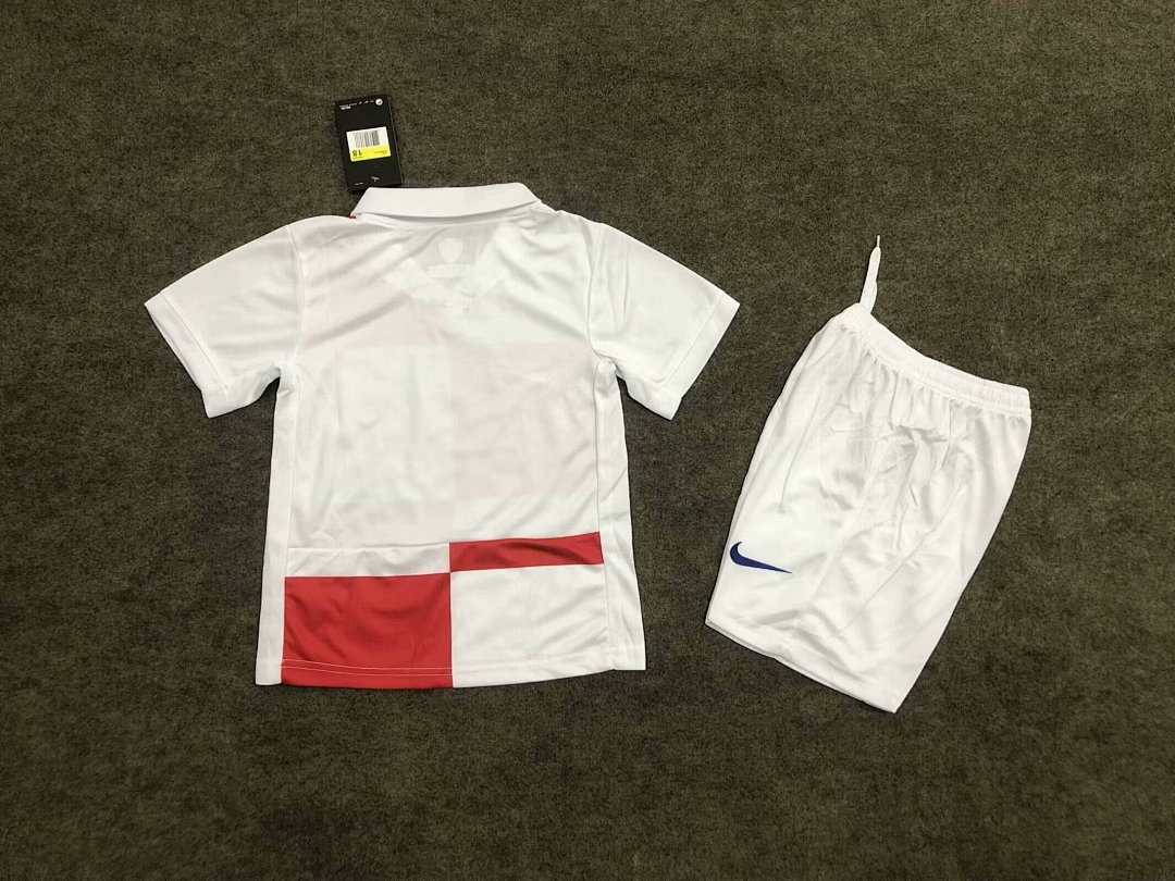 Croatia Home Kit for Kids 2024/25 — photo 2