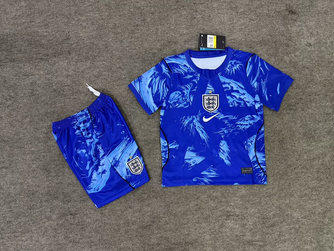 England Goalkeeper Kit for Kids 2026 — photo 1