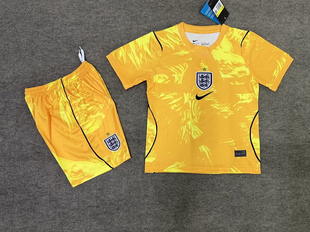 England Goalkeeper Kit for Kids 2026 — photo 1