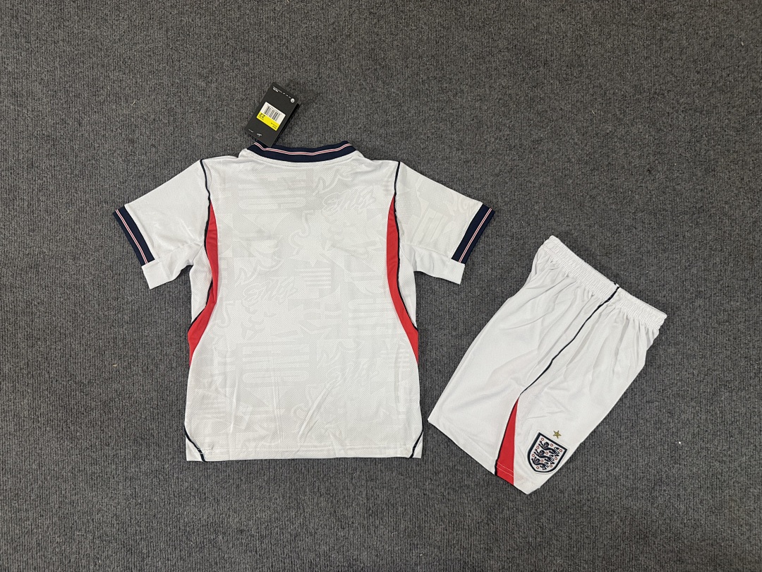 England Home Kit for Kids 2026 — photo 2