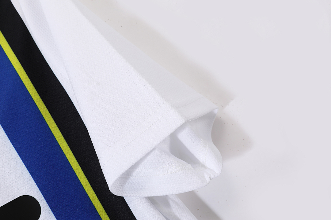 Inter Milan Retro Shirt 1997/98 Away — photo 4