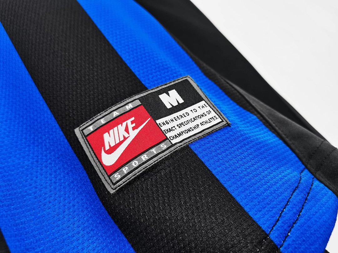 Inter Milan Retro Shirt 1998/99 Home — photo 4