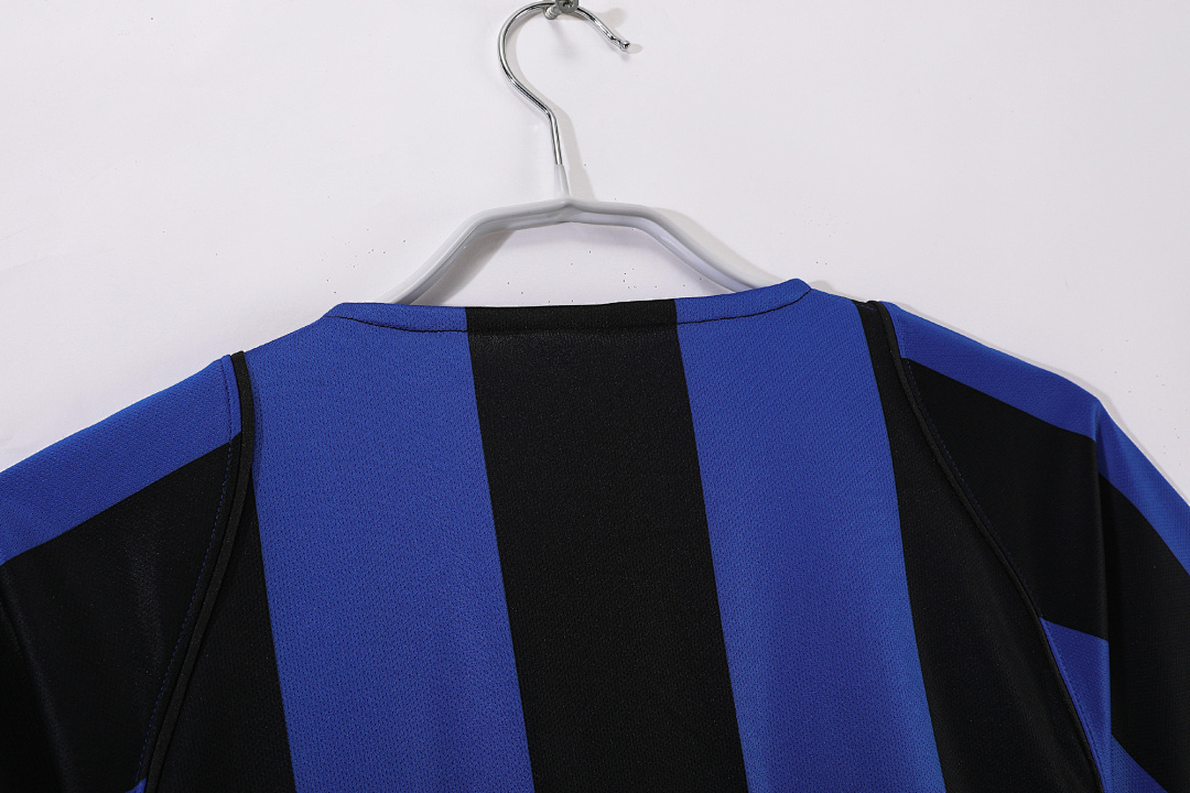 Inter Milan Retro Shirt 2004/05 Home — photo 2