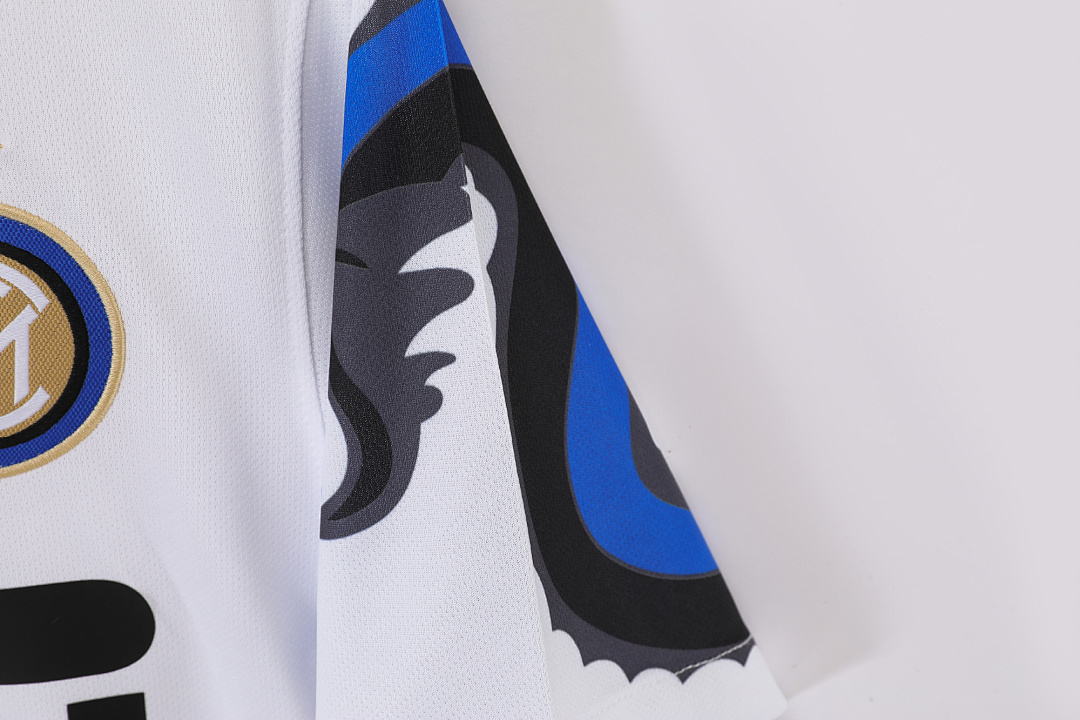 Inter Milan Retro Shirt 2010/11 Away — photo 4