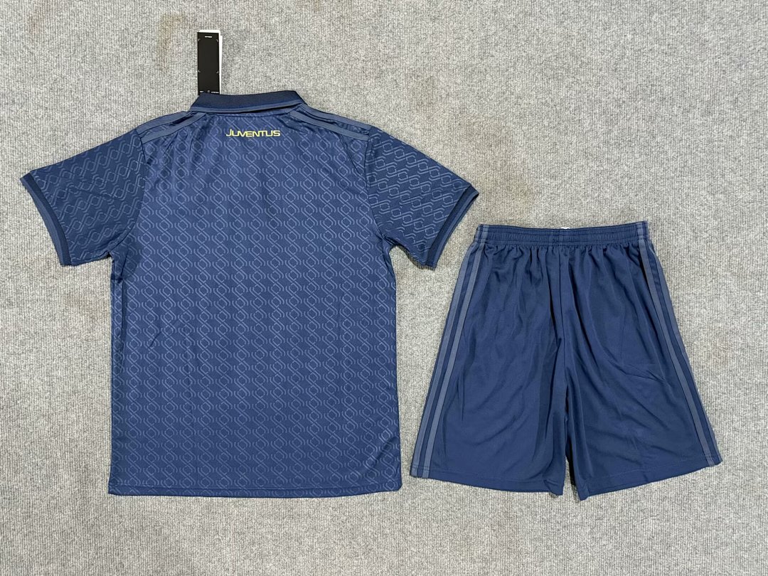Juventus Third Kit for Adult 2024/25 — photo 2