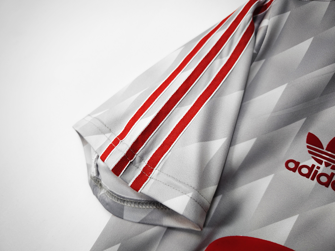 Liverpool Retro Shirt 1989/91 Away — photo 2