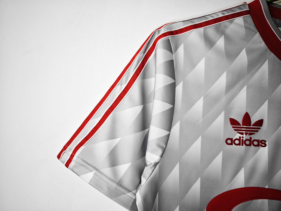 Liverpool Retro Shirt 1989/91 Away — photo 4