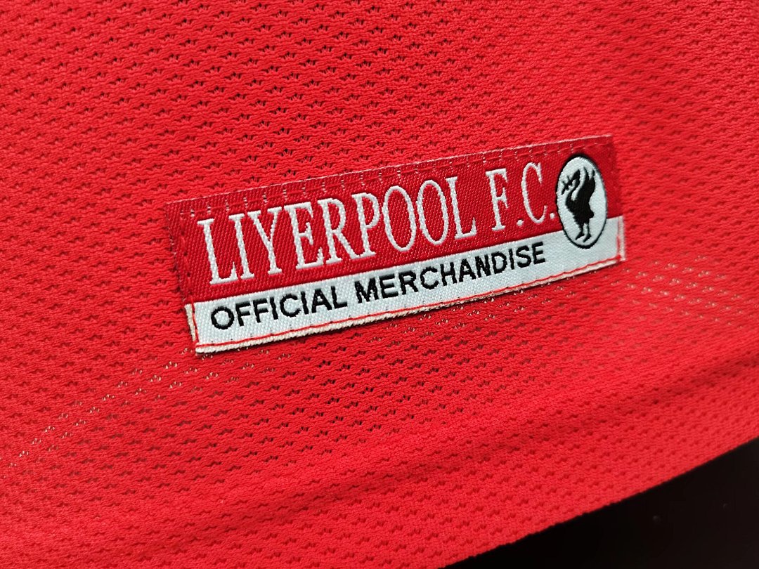 Liverpool Retro Shirt 1998 Home — photo 2