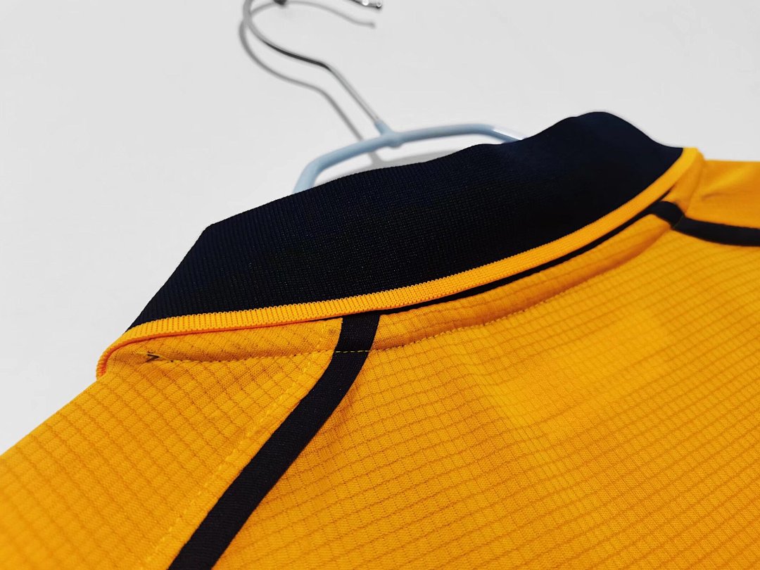 Liverpool Retro Shirt 2000/01 Away — photo 2