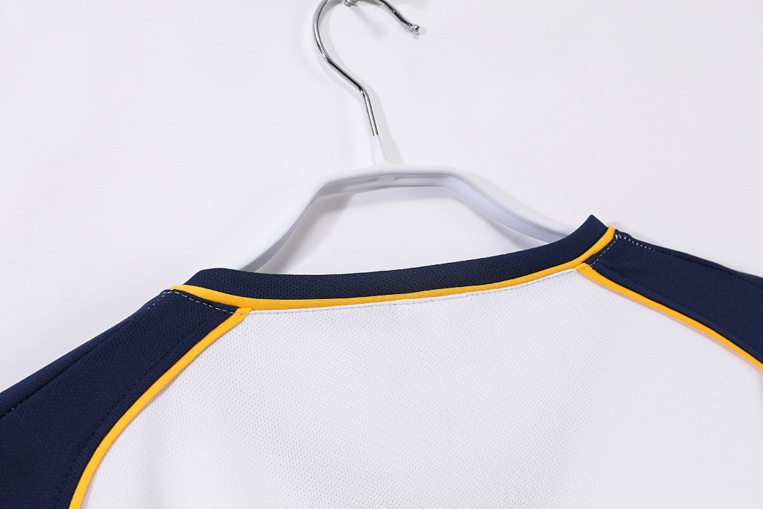 Liverpool Retro Shirt 2001/02 Away — photo 2