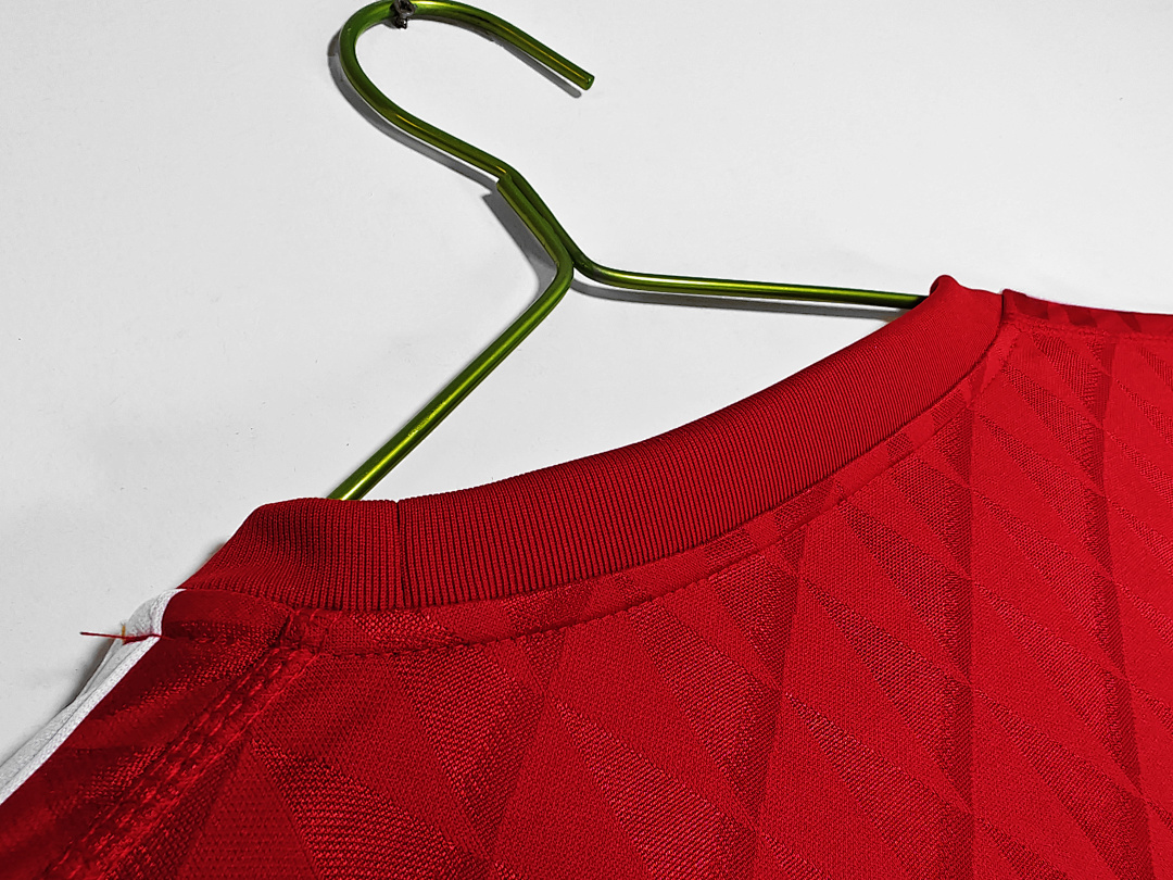 Liverpool Retro Shirt 2010/11 Home Long Sleeve — photo 2