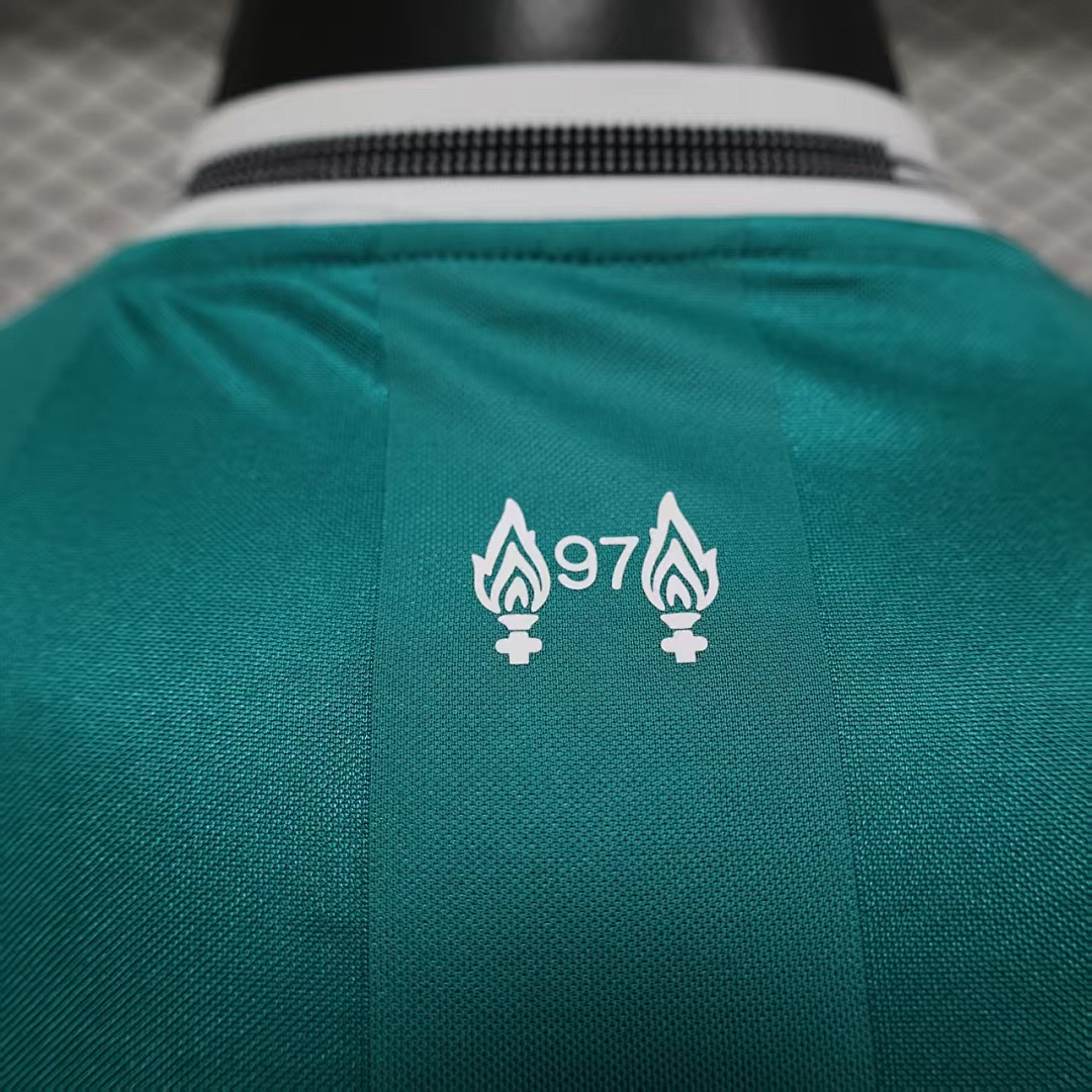 Liverpool Away Jersey 2025/26 — photo 2
