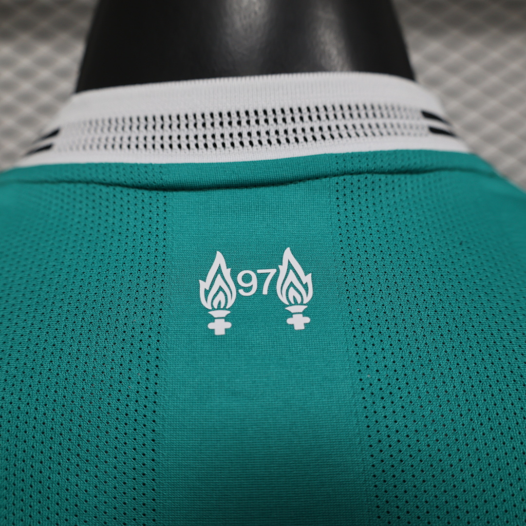 Liverpool Third Jersey 2025/26 — photo 2