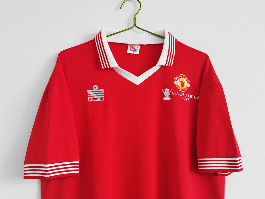 Manchester United Retro Shirt 1977 Home — photo 3