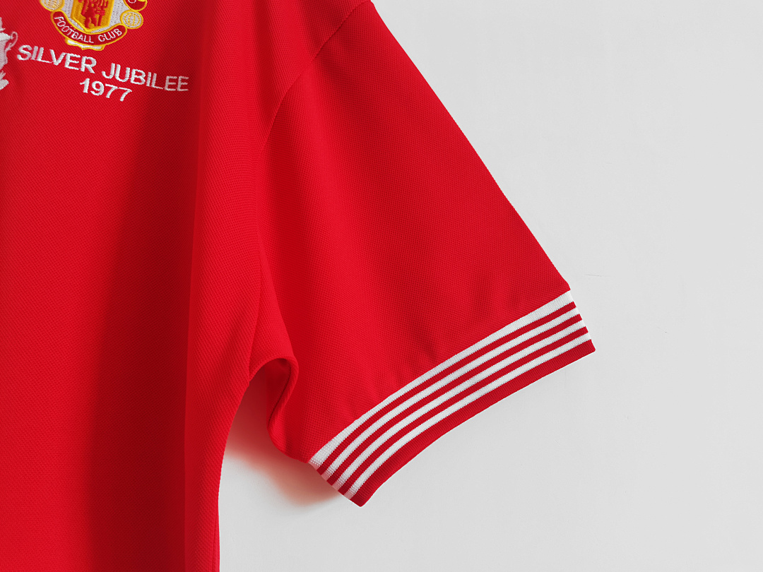 Manchester United Retro Shirt 1977 Home — photo 4