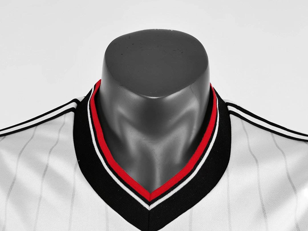 Manchester United Retro Shirt 1983 Away — photo 2