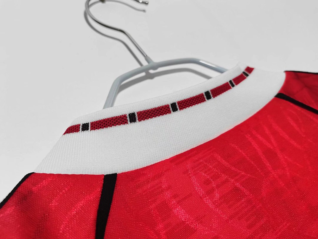 Manchester United Retro Shirt 1991/92 Home — photo 2