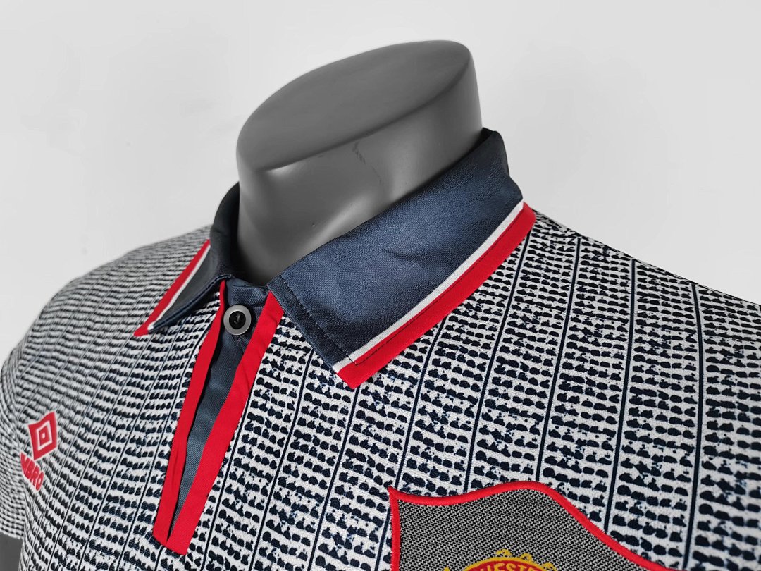 Manchester United Retro Shirt 1995/96 Away — photo 2