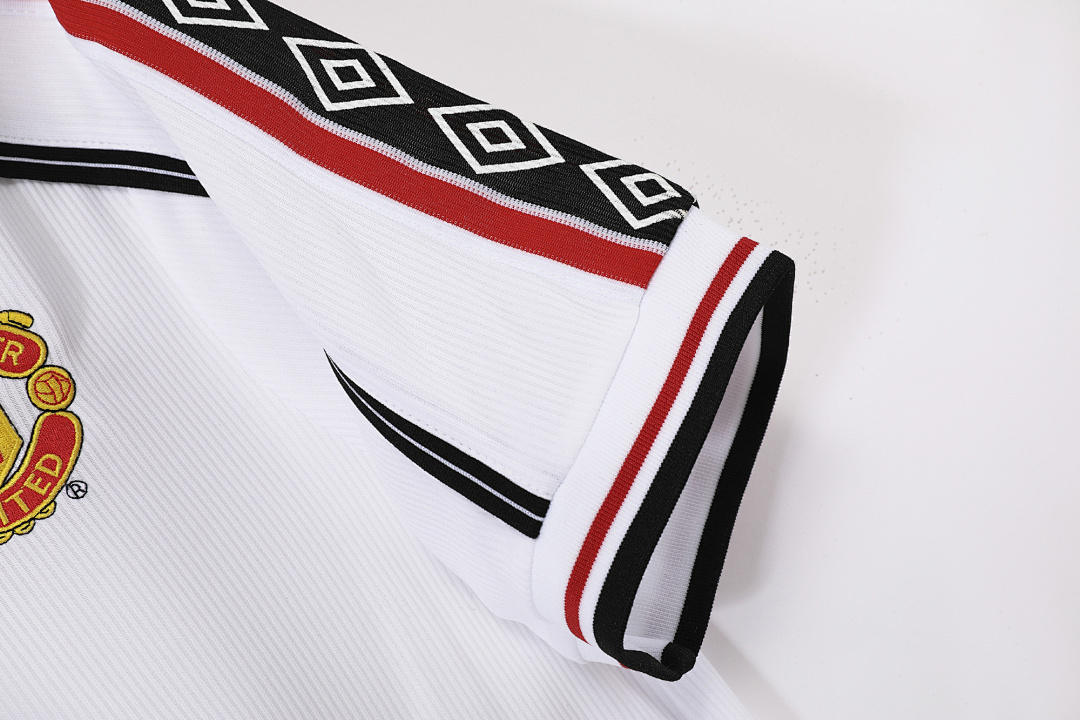 Manchester United Retro Shirt 1998/99 — photo 4