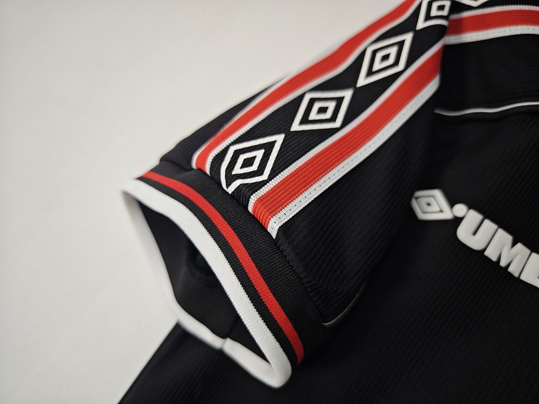 Manchester United Retro Shirt 1998/99 — photo 2
