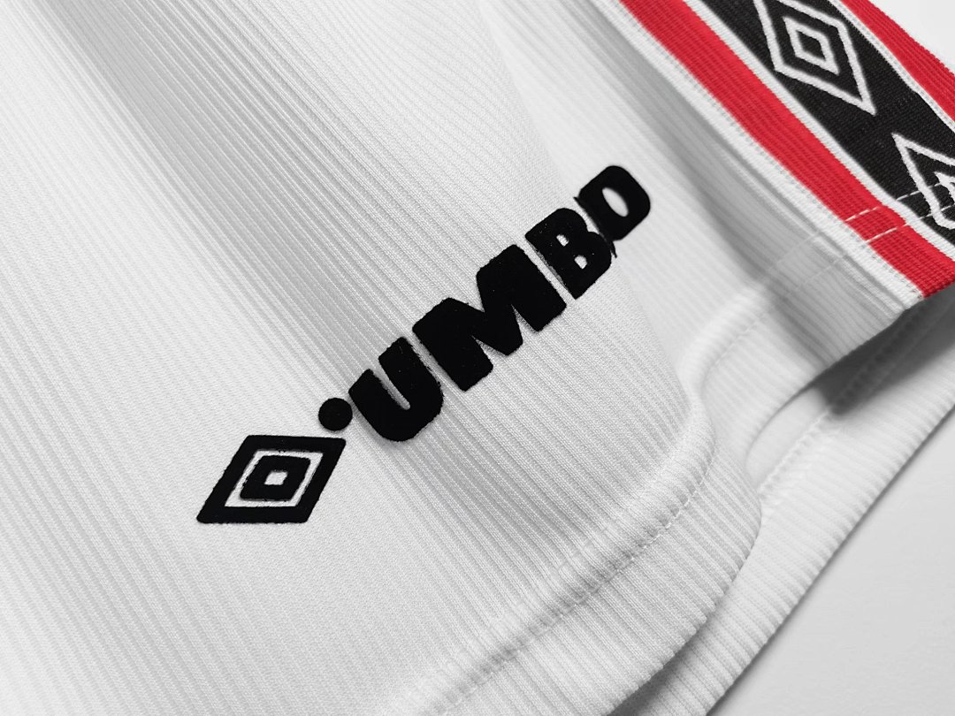 Manchester United Retro Shirt 1998 Home — photo 3