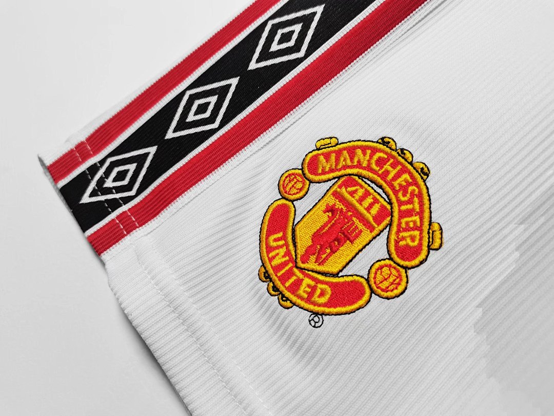 Manchester United Retro Shirt 1998 Home — photo 4