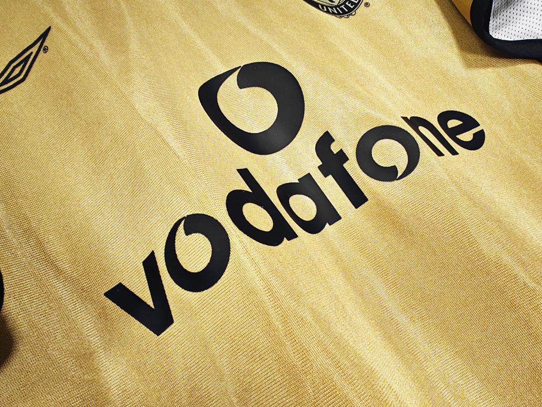 Manchester United Retro Shirt 2001/02 — photo 3