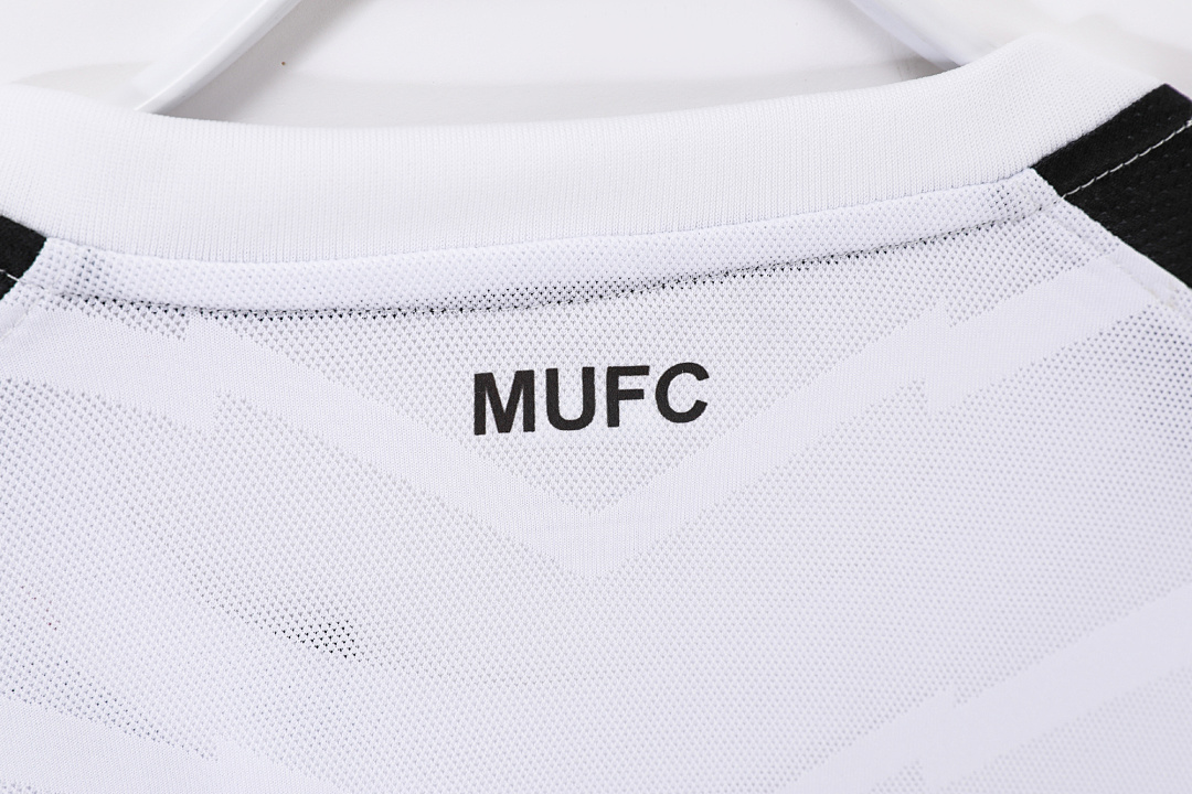 Manchester United Retro Shirt 2010/11 Away Long Sleeve — photo 2