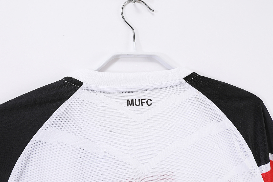Manchester United Retro Shirt 2010/11 Away Long Sleeve — photo 3