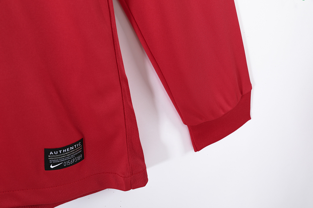 Manchester United Retro Shirt 2010 Home Long Sleeve — photo 4
