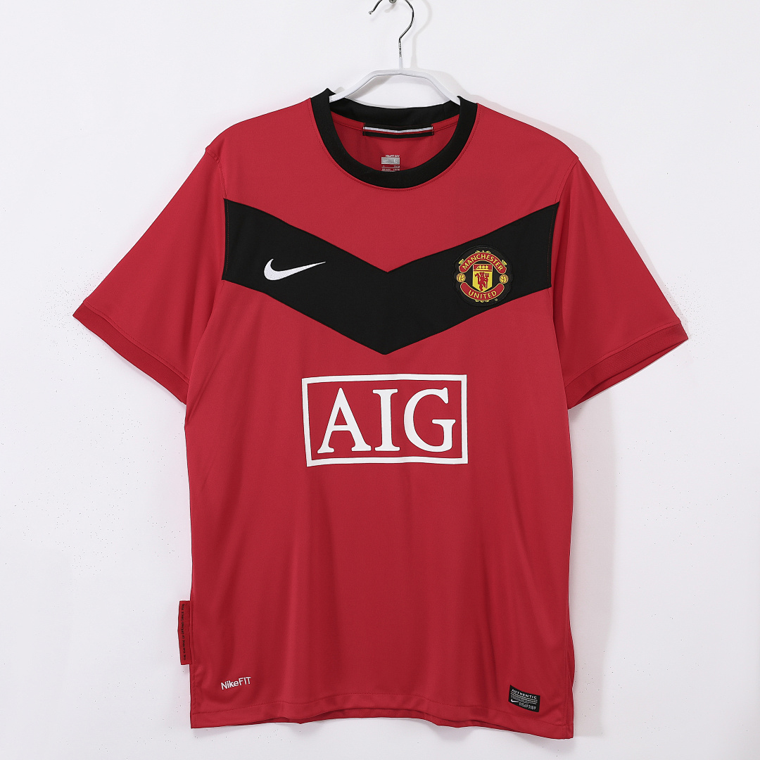 Manchester United Retro Shirt 2010 Home — photo 1