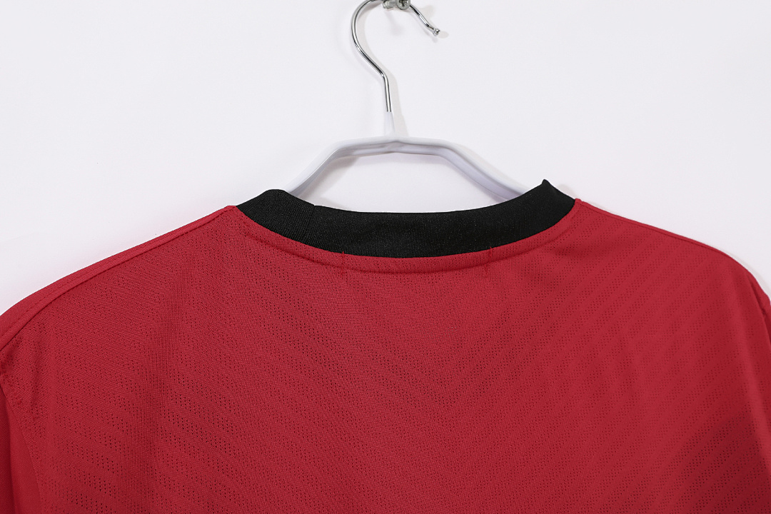 Manchester United Retro Shirt 2010 Home — photo 2