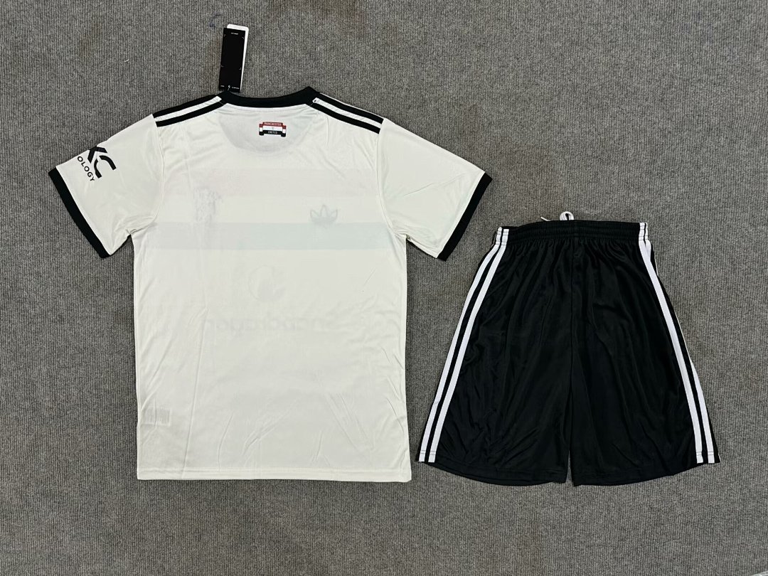 Manchester United Third Kit for Adult 2024/25 — photo 2