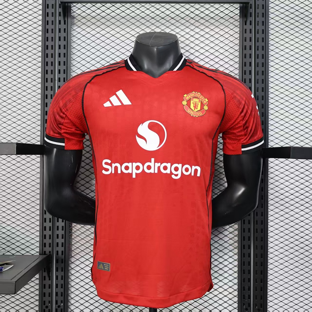 Manchester United Home Jersey 2025/26 — photo 1