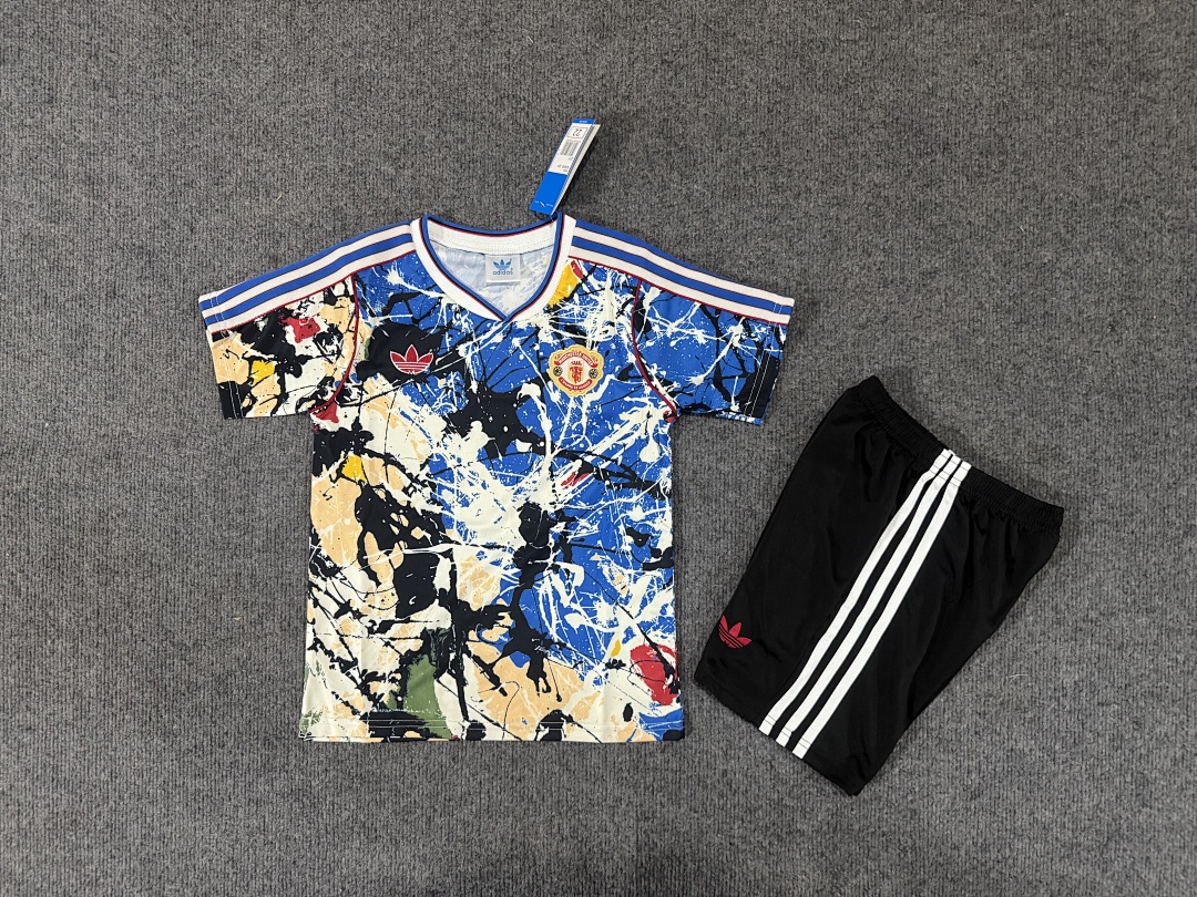Manchester United Kit for Kids 2026/27 — photo 1