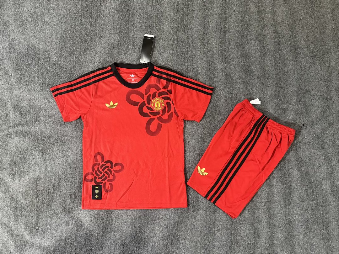 Manchester United Kit for Kids 2026/27 — photo 1