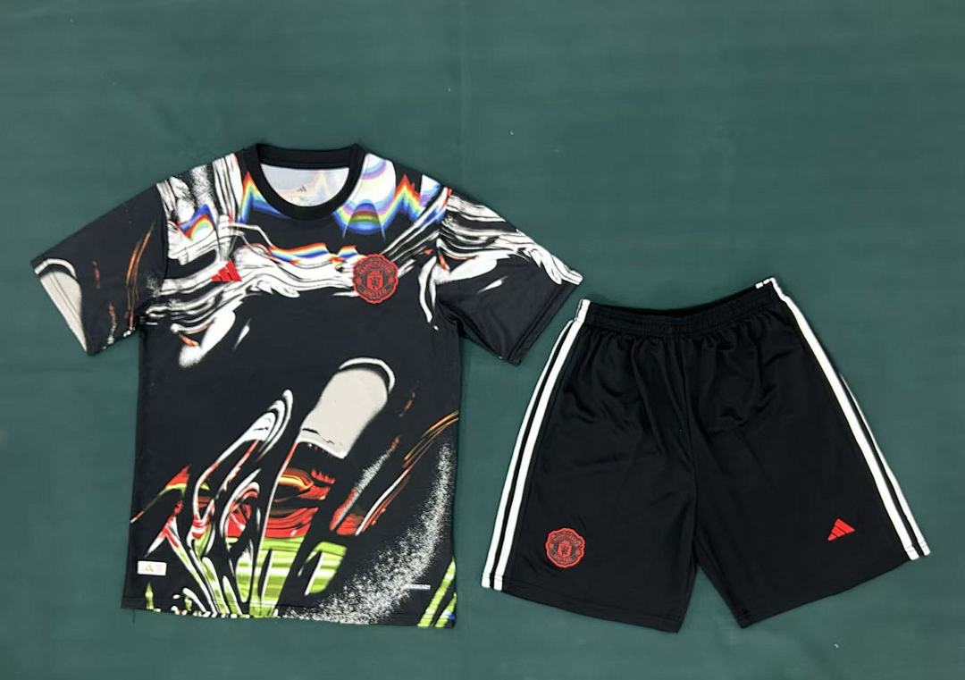 Manchester United Training Kit for Adult 2026/27 — photo 1