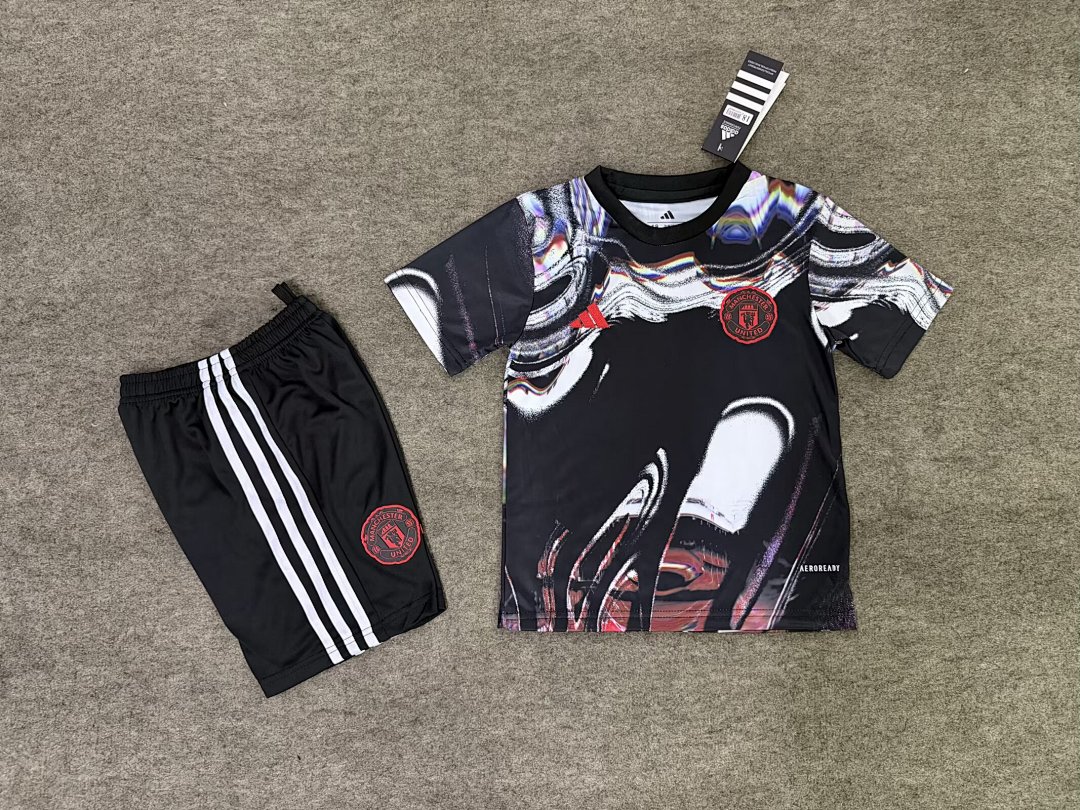 Manchester United Training Kit for Kids 2026/27 — photo 1