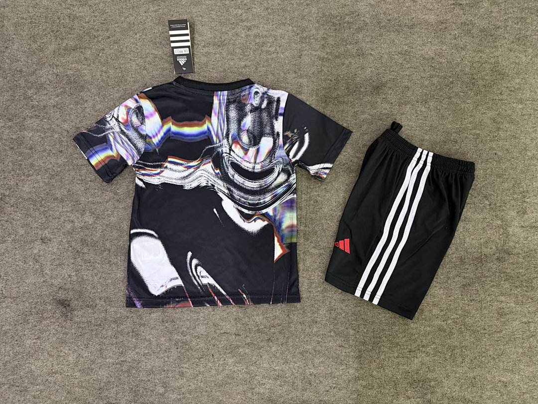 Manchester United Training Kit for Kids 2026/27 — photo 2
