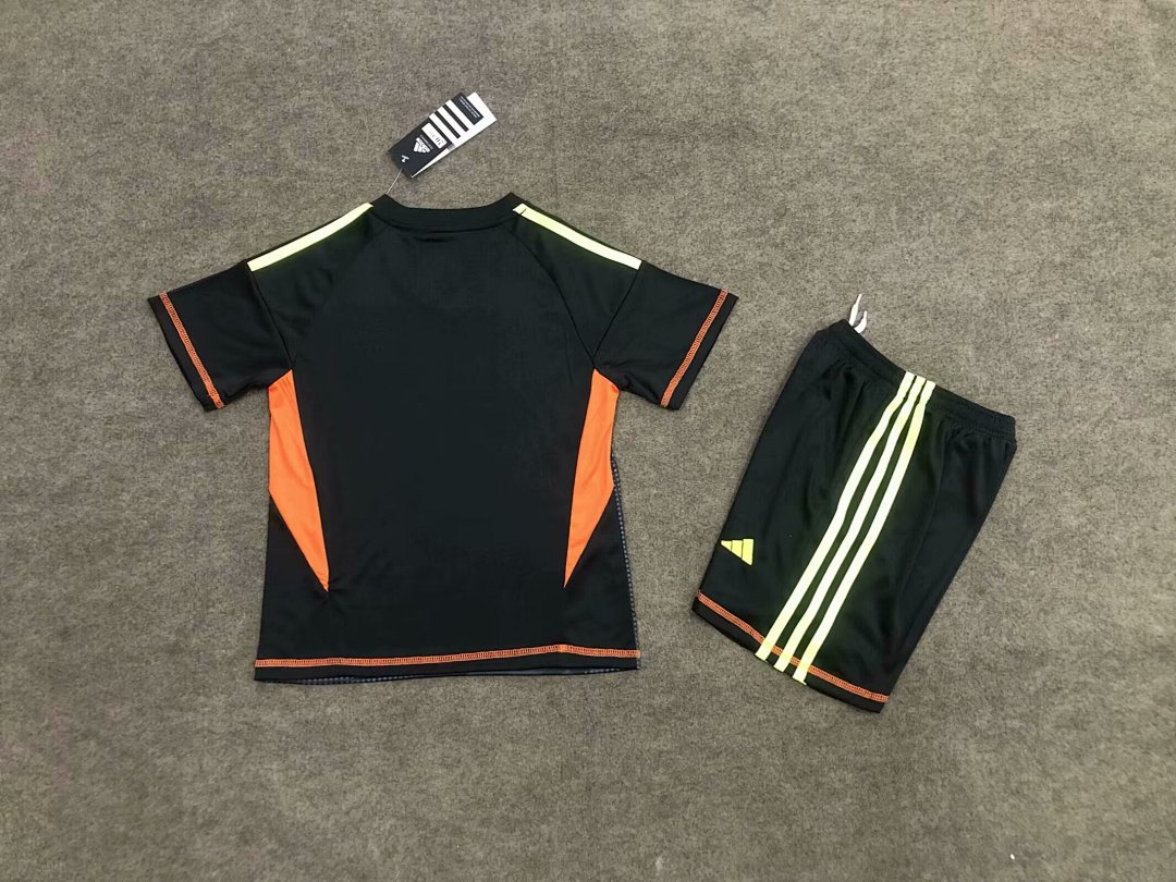 Mexico Goalkeeper Kit for Kids 2024/25 — photo 1