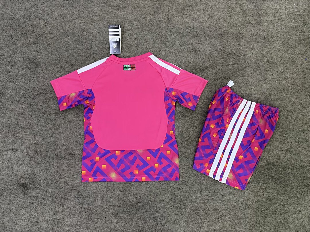 Mexico Goalkeeper Kit for Kids 2026 — photo 2