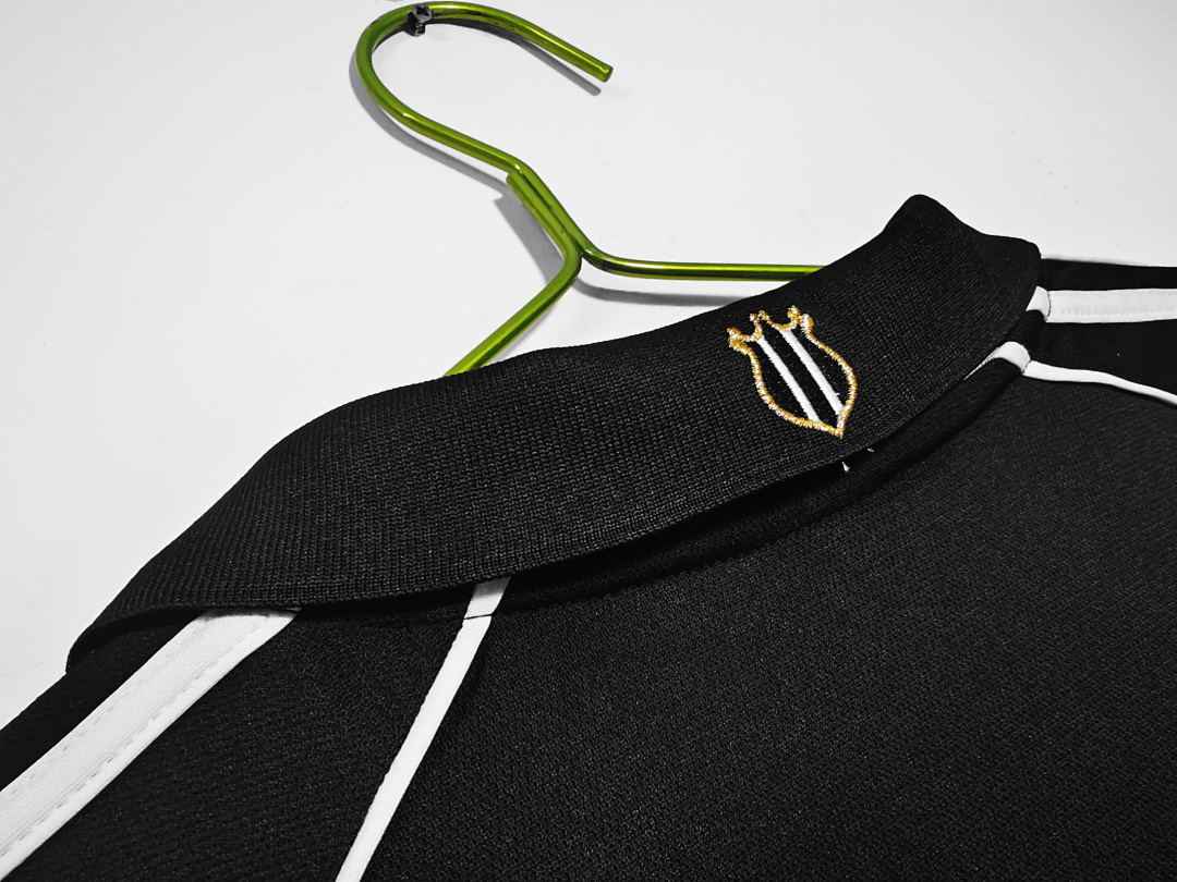 Newcastle United Retro Shirt 2000/01 Away — photo 3