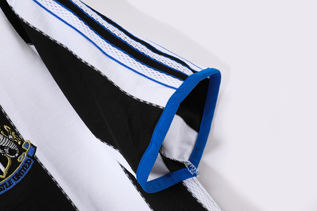 Newcastle United Retro Shirt 2000/01 Home — photo 4