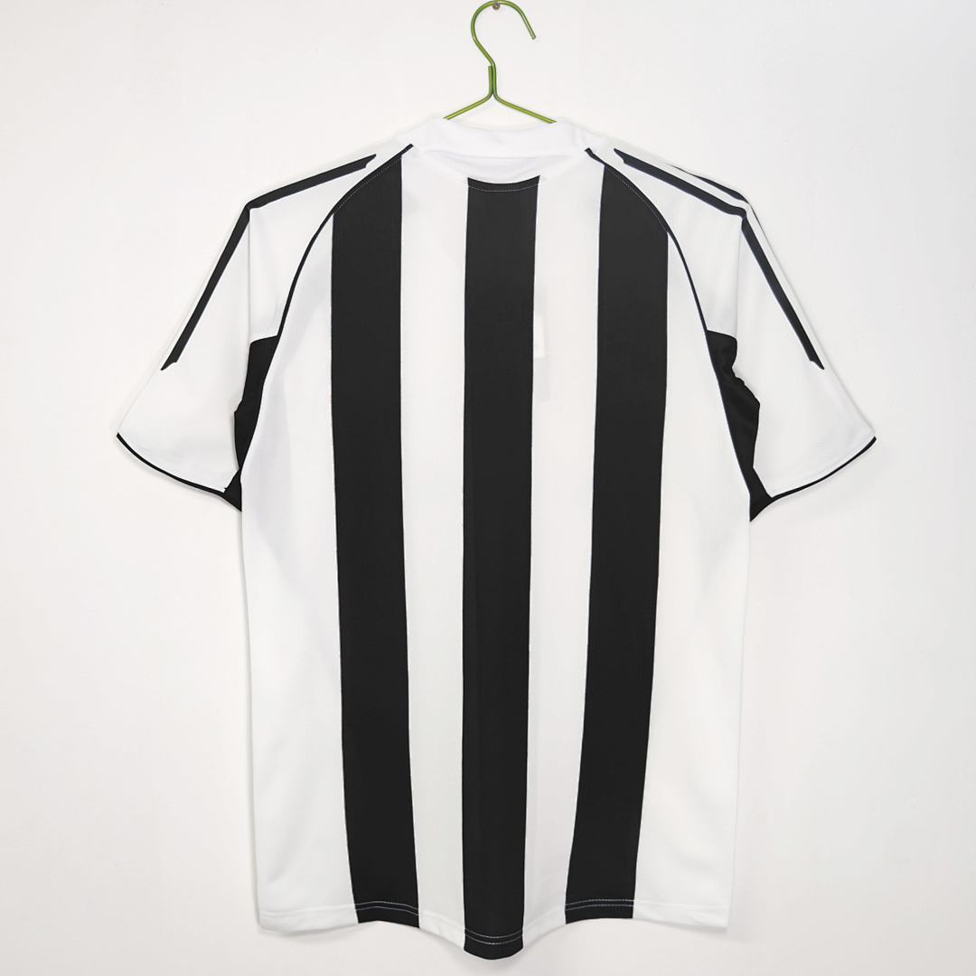 Newcastle United Retro Shirt 2005/06 Home — photo 2
