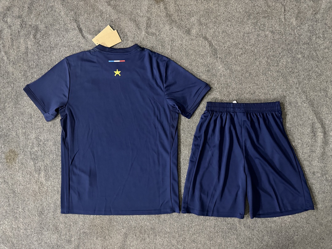 Paris Saint-Germain Home Kit for Adult 2024/25 — photo 2