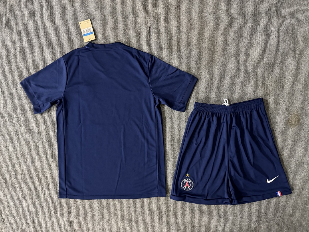 Paris Saint-Germain Home Kit for Adult 2025/26 — photo 2