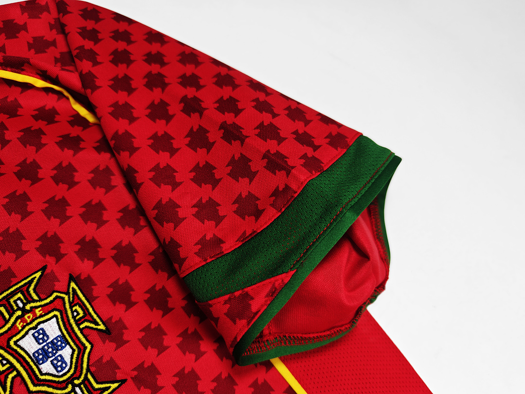 Portugal Retro Shirt 2004 Home — photo 2